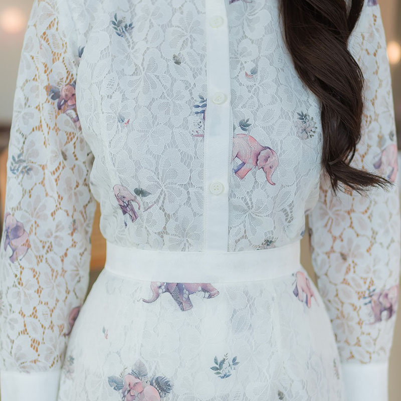 kudapy เซ็ตเสื้อเชิ้ต+กระโปรง พื้นลูกไม้สีขาว เพิ่มความน่ารักด้วยลูกเล่นลายช้างน้อย