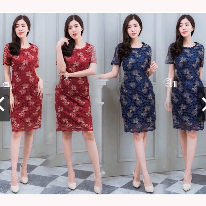 kudapy เดรสลูกไม้สีกรม/สีแดง แขนสั้น ผ้าลูกไม้ทอลายดอกไม้เดินดิ้นสีทอง มีซับในในตัวผ้าซาตินเงา ซิบซ่อนด้านหลัง