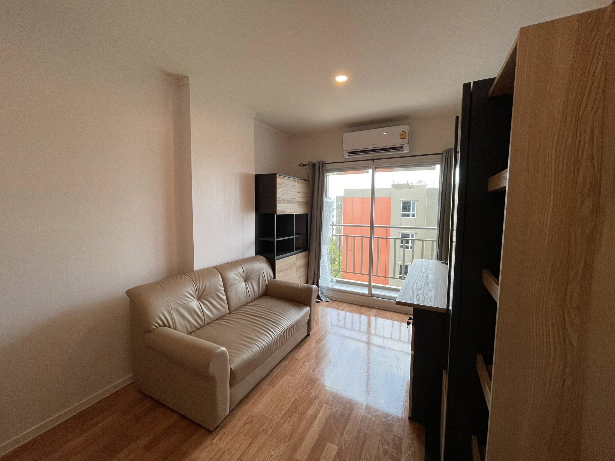 ให้เช่าคอนโด Lumpini Ville Sukhumvit 76-Bearing Station 2 (ลุมพินี วิลล์ สุขุมวิท 76-แบริ่ง สเตชั่น 2) Low Rise โซนพื้นที่ BTS สำโรงและแบริ่ง ห้องแบบ 1ห้องนอน 1ห้องน้ำ ขนาดห้อง 26 ตรม. ชั้น 8 ตึก B