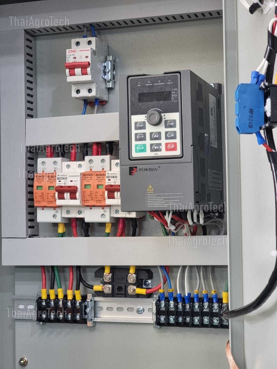 ตู้ควบคุมปั้มโซล่าเซลล์ SOLAR PUMP INVERTER CONTROLLER 1-2.2 KW 1-2HP (1-2แรง 3P220/380Vac ใช้ไฟได้2ระบบ ไฟฟ้า-และโซล่าเซลล์ Hybrid ผสมไฟจากแผงและไฟฟ้าได้ )