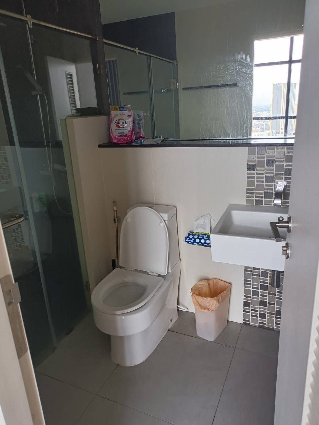 ให้เช่าคอนโด Urbano Absolute Sathon - Taksin (เออร์บาโน่ แอบโซลูท สาทร-ตากสิน) โซน รถไฟฟ้า BTS กรุงธนบุรี ห้องแบบ 3ห้องนอน / 4ห้องน้ำ ขนาดห้อง 165 ตรม. ชั้น 36-37