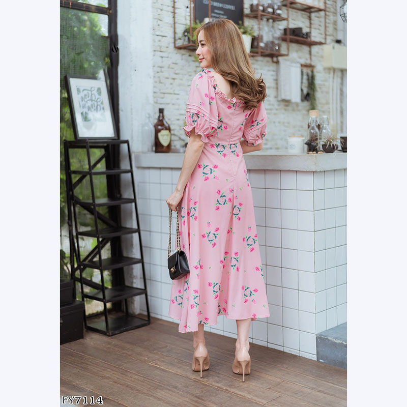 kudapy เดรสยาวสีชมพู,สีขาว กระโปรงลายดอกไม้ชมพูสวยใสน่ารักดูดี