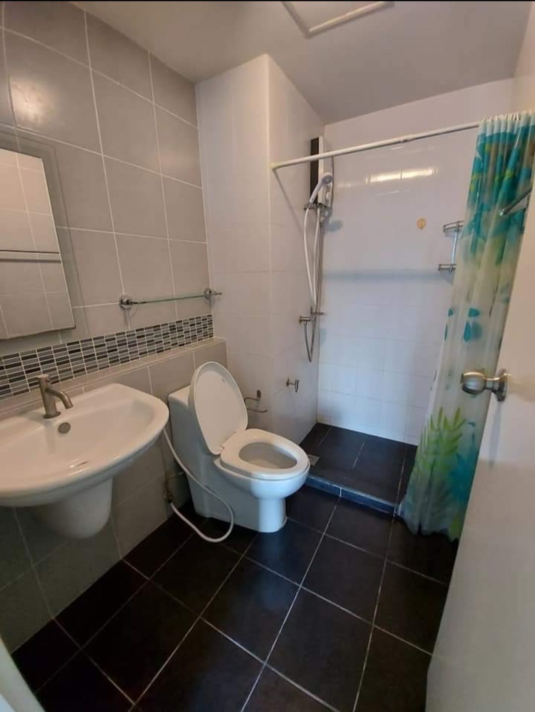 D Condo Ramindra (ดี คอนโด รามอินทรา) ให้เช่าห้องตกแต่งพร้อมอยู่วิวสระว่ายน้ำ สอบถามแอด Line ID : Smile-easy