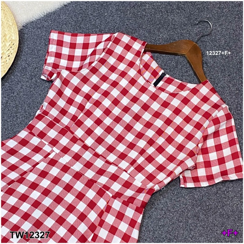 kudapy เดรสยาวสีดำ กรมท่า แดง คอกลมแขนสั้น ผ้าทอลายสก็อต กระโปรงยาวปล่อยระบาย มีซิปหลัง