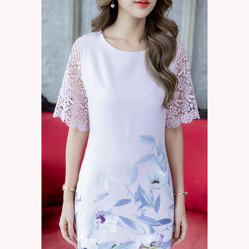 kudapy เดรสสั้นสีชมพูอ่อน/สีน้ำตาล/แดงเลือดหมู ผ้าพิมพ์ ดีเทลช่วงแขนเป็นงานผ้าลูกไม้ทอลายเนื้อดี