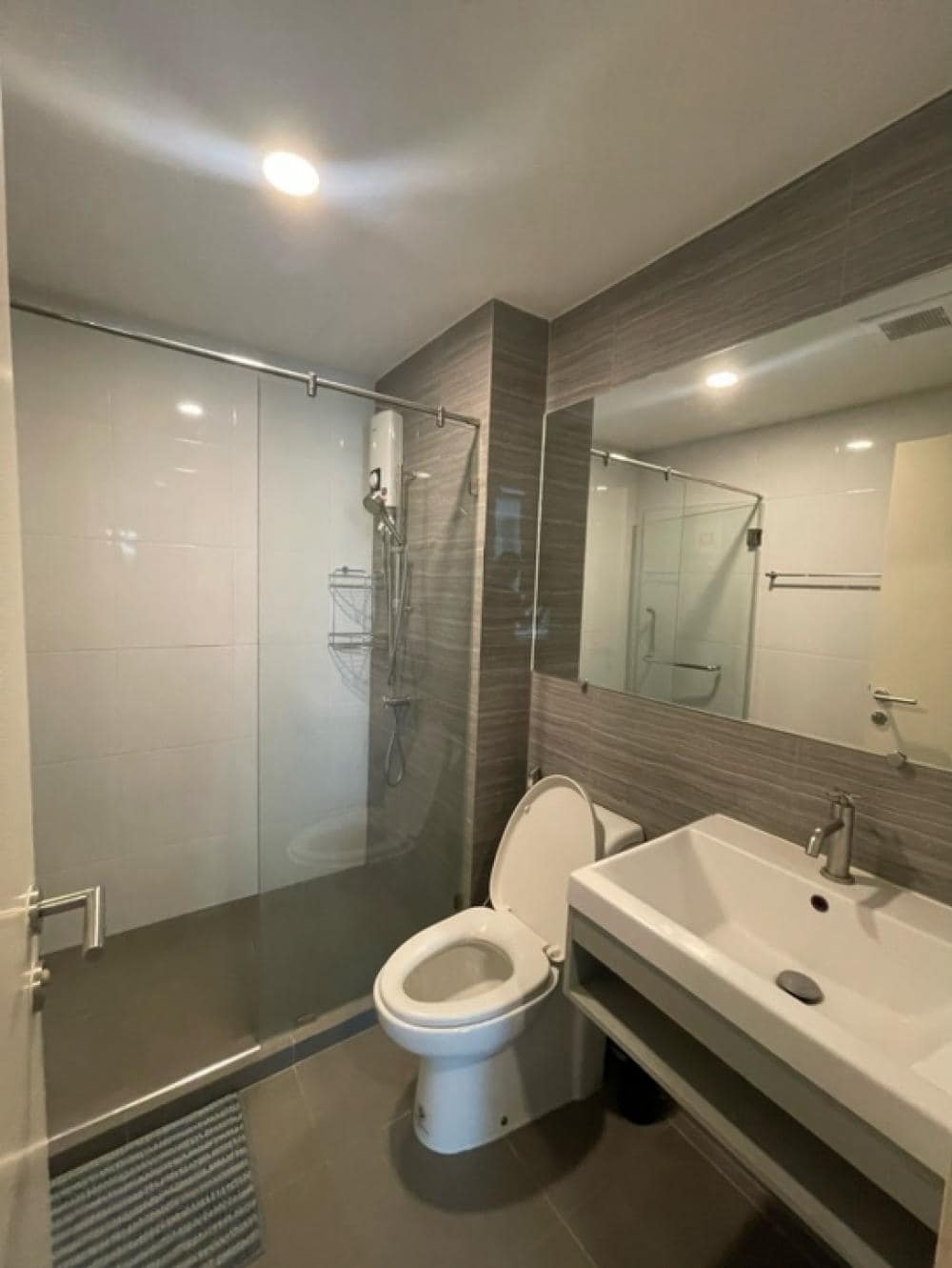 ให้เช่าคอนโด ไนท์บริดจ์ พหลโยธิน อินเตอร์เชนจ์ (Knightsbridge Phaholyothin Interchange ) - 1 bed room plus 1ห้องอเนกประสงค์ พร้อมเข้าอยู่ - การเดินทาง: ใกล้ BTS สถานี วัดพระศรี(Skywalk)และMRT สายสีชมพูสถานีรามอินทรา 5 - ใกล้ โลตัสหลักสี่