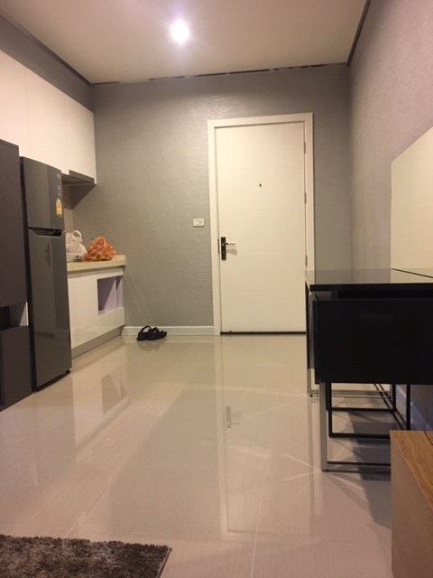 ปล่อยเช่าคอนโด TC Green Rama 9 (ทีซี กรีน พระราม 9) - ห้องมุม 1ห้องนอน 1ห้องน้ำ 1ห้องนั่งเล่น - ใกล้ MRT พระราม 9 รฟม. - ขนาดห้อง 42 ตรม. ชั้น 33 ตึก C