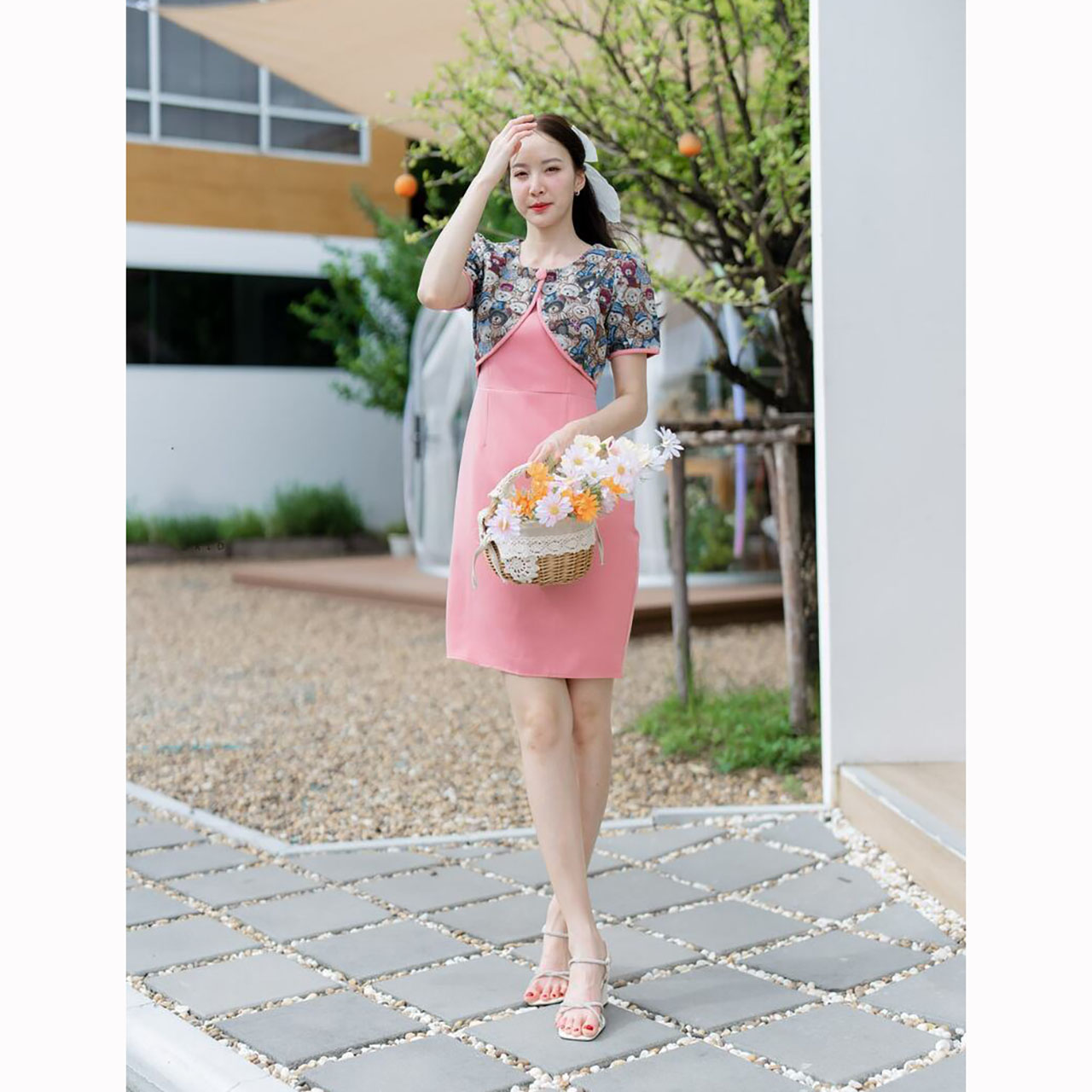 kudapy เดรสสั้นสีชมพู/สีฟ้า/สีกรม ผ้าพื้นแต่งกั๊กหมี ลายดอกไม้ สวยดูดี