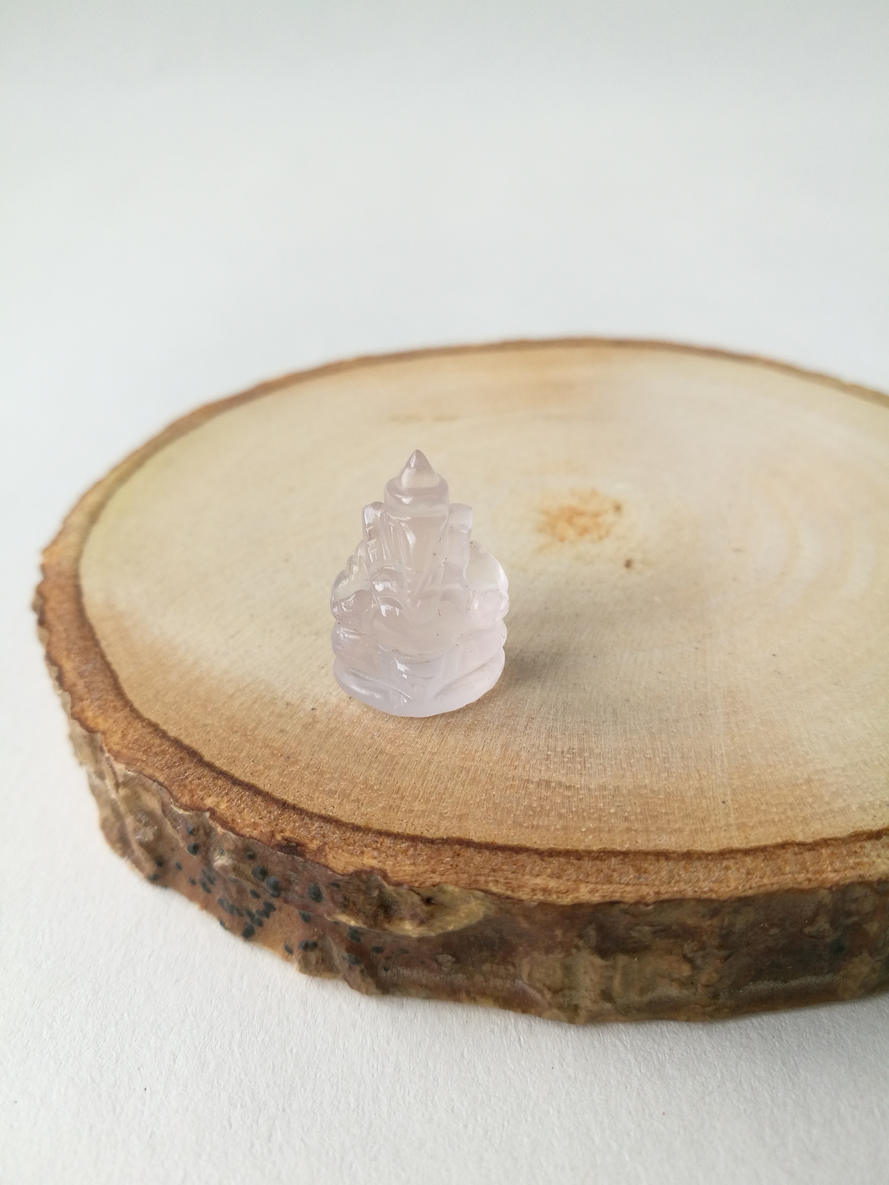 พระพิฆเนศโรสควอตซ์(Rose quartz Garnesha)
