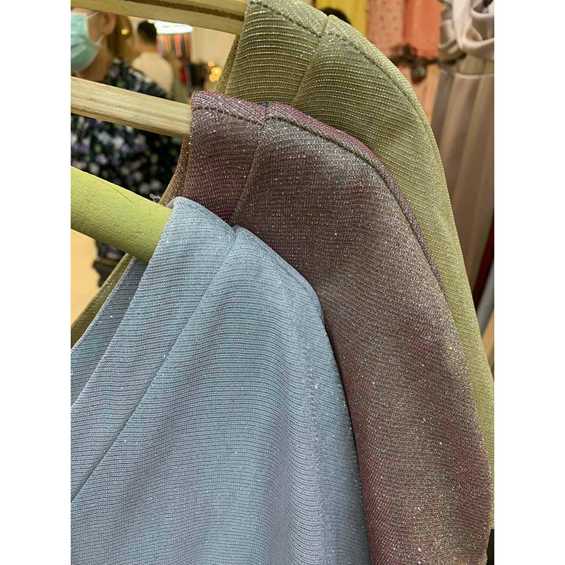 kudapy เดรสยาวผ้า glitter คอวี แขนค้างคาว (ค้างคาว) กระโปรงหางปลาผ่าหน้า