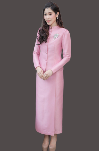 ชุดไทยจิตรลดาสีชมพู เซ็ท 2 ชิ้น เสื้อผ้าไหมกระดุมหน้า + พร้อมกระโปรงทรงสอบ