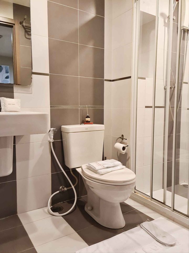 คอนโด The Base Sukhumvit 77 (เดอะ เบส สุขุมวิท 77) High Rise โซนพื้นที่ BTS อ่อนนุช ให้เช่าห้องแบบ 1ห้องนอน 1ห้องน้ำ 1ครัวปิด ขนาดห้อง 30 ตรม. ชั้น 19 ตึก B มีเครื่องซักผ้า