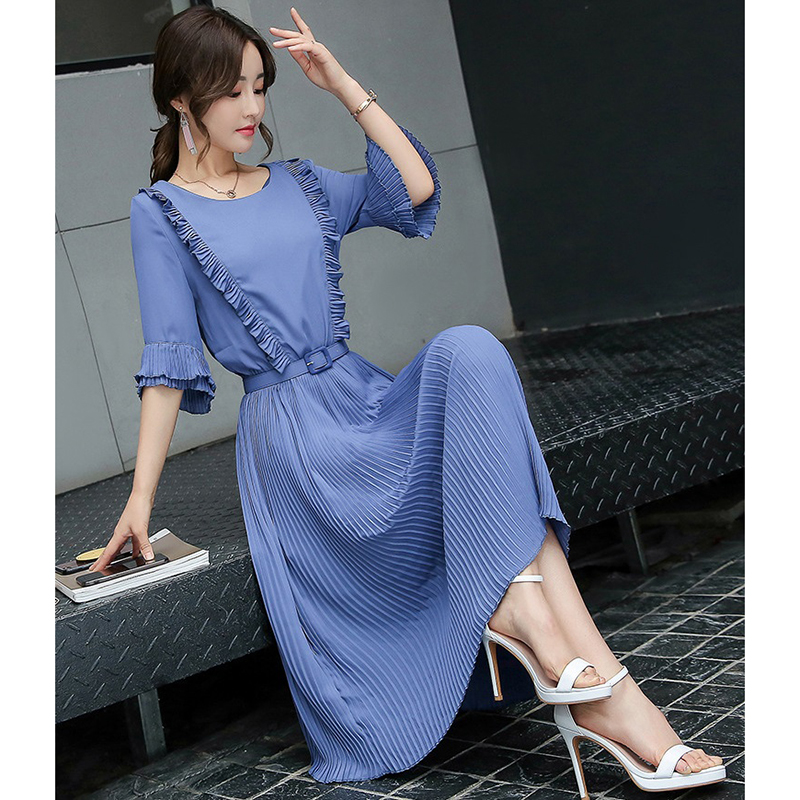 kudapy เดรสสั้นสีฟ้า คอกลม แขน3ส่วนปลายแขนระบาย2ชั้น ด้านหน้าตกแต่งด้วยระบายอัดพลีท2ข้าง