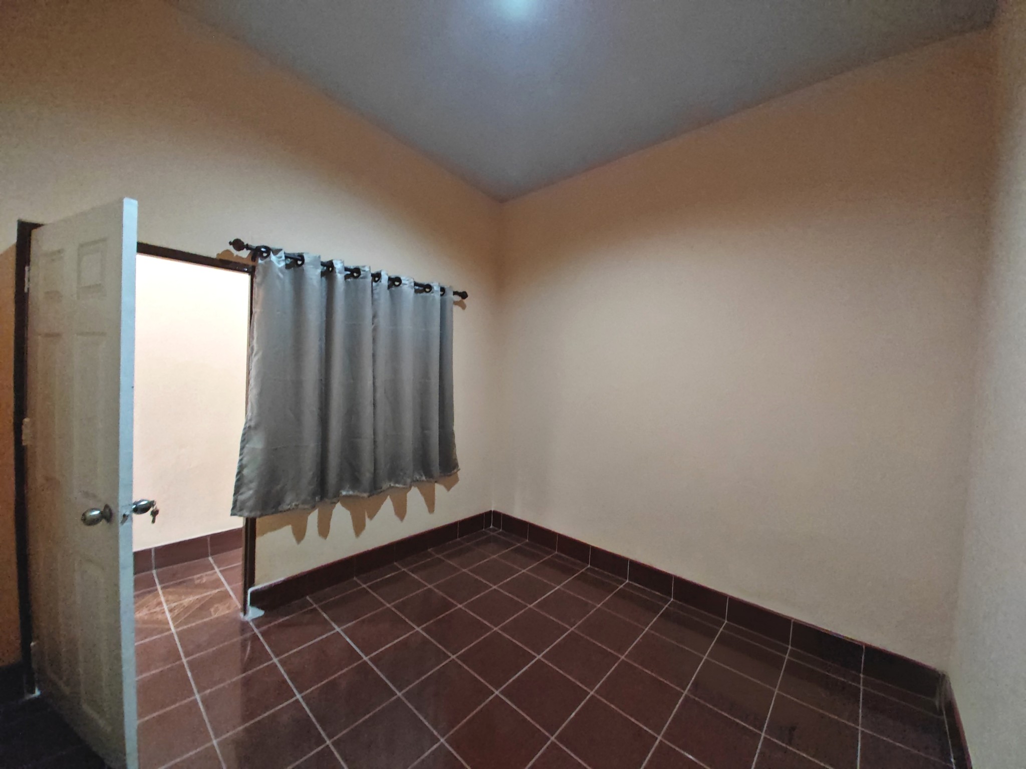 บ้านแสงตะวัน คลอง 11 ธัญบุรี ปทุมธานี ตกแต่งใหม่ 2 ชั้น ฟรีเฟอร์นิเจอร์ กู้ธนาคารหรือผ่อนบริษัทได้2 Storey Town House Thayaburi Pathum Thani 0909897810