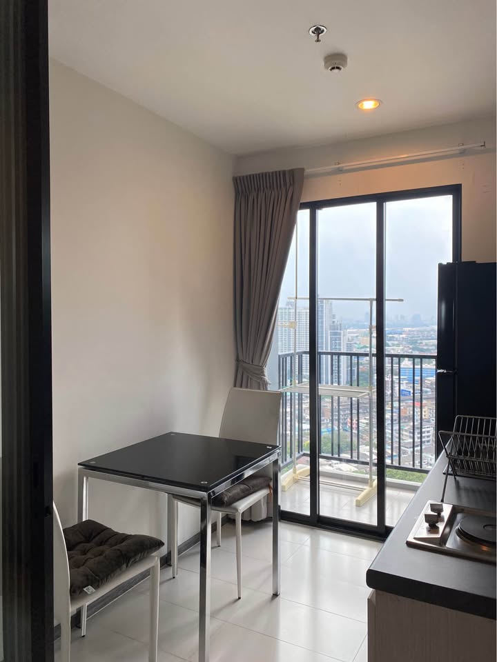 ปล่อยเช่าคอนโด เดอะ เบส พาร์คเวสต์ สุขุมวิท 77 (The Base Park West Sukhumvit 77) - โซนพื้นที่ BTS อ่อนนุช - 1ห้องนอน 1ห้องน้ำ 1ห้องนั่งเล่น 1ห้องครัว - ขนาดห้อง 29 ตรม. ชั้น 28