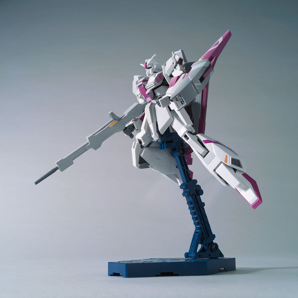 bandai 4573102606280 gundam base hguc zeta gundam III