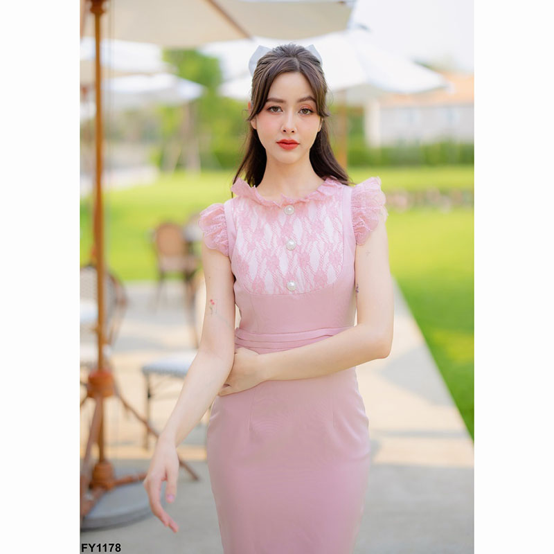 kudapy เดรสสั้นสีชมพู/สีขาว ออกงานสุดหรู สไตล์เรียบๆ ทรงเข้ารูปแขนกุด แต่งผ้าชีฟอง เพิ่มลูกไม้