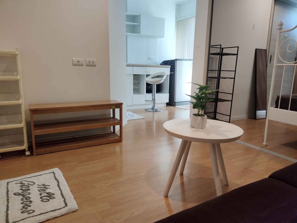 ปล่อยเช่า Lumpini Place Srinakarin Huamark Station (ลุมพินี เพลส ศรีนครินทร์ หัวหมาก สเตชั่น) - โซนพื้นที่ MRT หัวหมาก 1ห้องนอน 1ห้องน้ำ - ขนาดห้อง 23.5 ตรม. ชั้น 17 ตึก A - ให้เช่า 10,000 ต่อเดือน