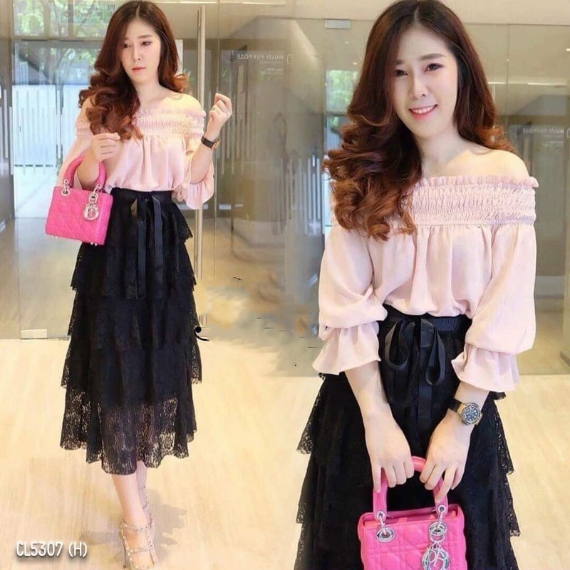 kudapy เซ็ต 2 ชิ้น เสื้อเปิดไหล่ แขนศอกจั๊มแฟชั่นเก๋ๆ จับมามิกซ์แอนแมทซ์กับกระโปรงลูกไม้แต่งเป็นชั้นๆ