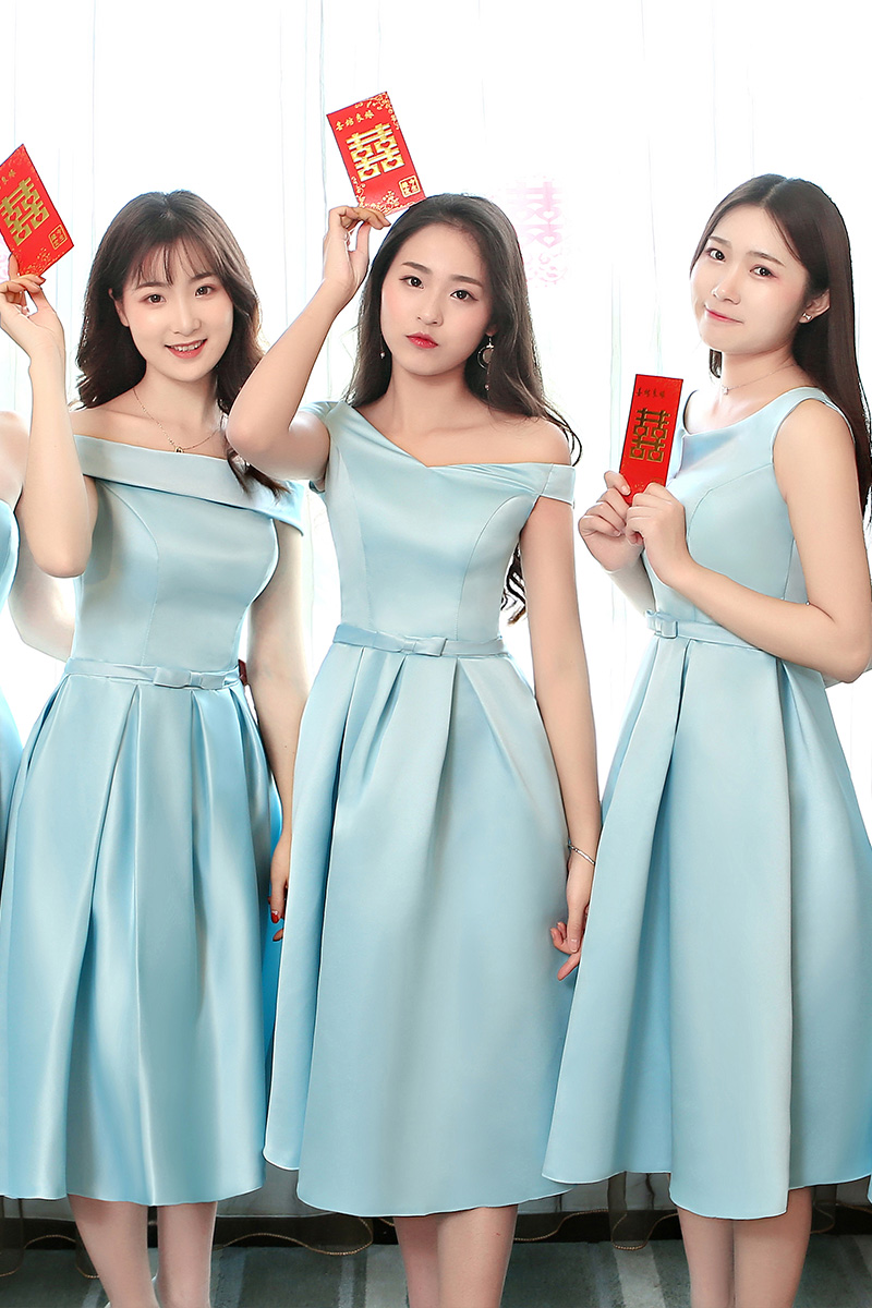 ชุดราตรีสีฟ้า ผ้าซาตินเนื้อดี เงาสวย ดีไซน์แขนกุด คอเสื้อหยักตรงกลางหน้าอก