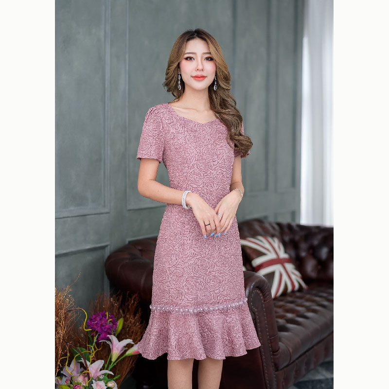 kudapy เดรสสั้นสีชมพูกลีบบัว/เทาฟ้า ผ้าลายกุหลาบลายสวยมากๆค่ะ ดีไซน์แขนสั้นชายกระโปรงระบาย ทรงฮอต