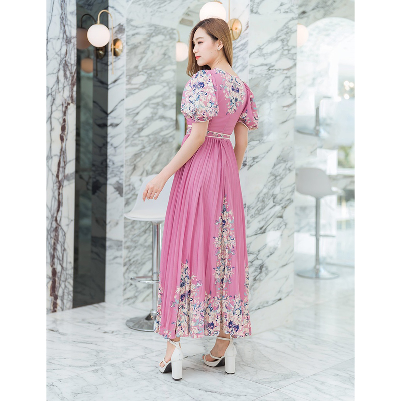 kudapy เดรสยาวสีชมพู/สีขาว กระโปรงอัดพลีทผ้าซาติน+เชือก