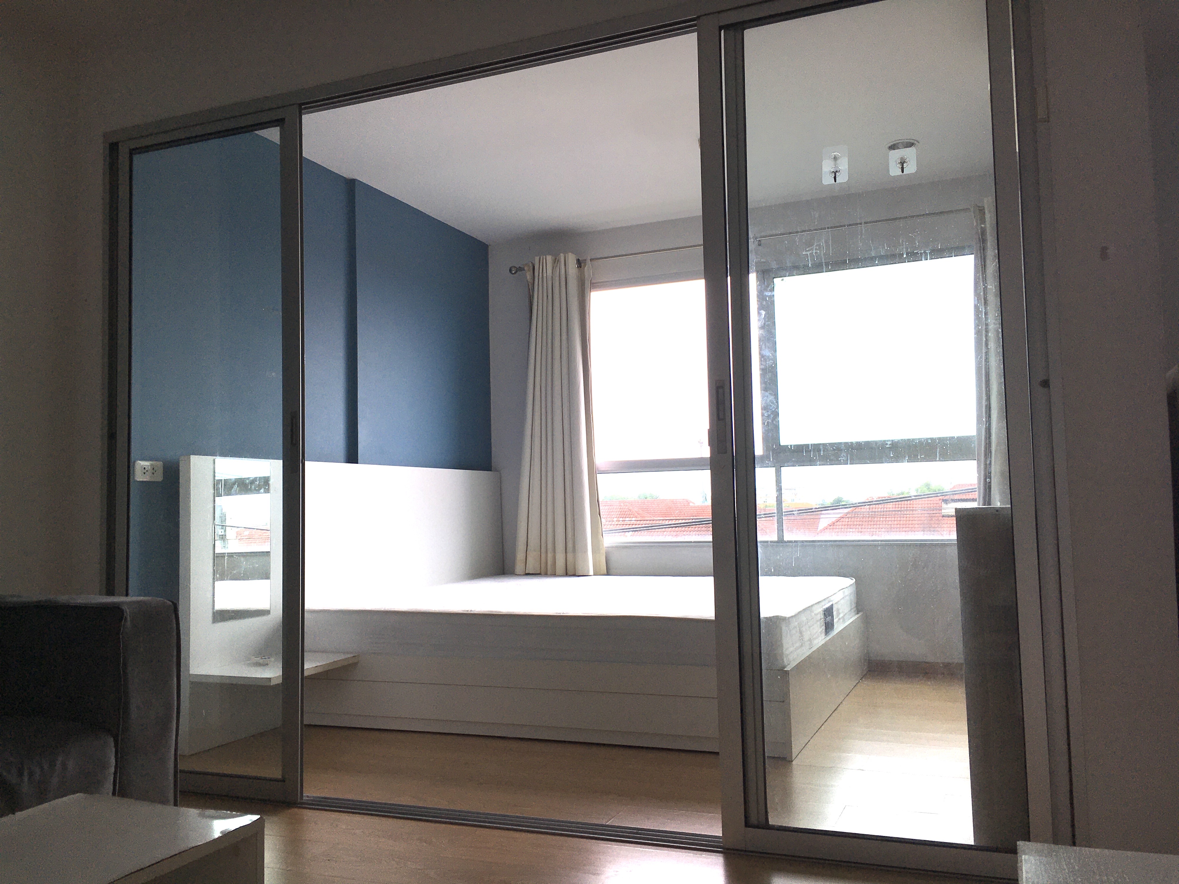 ขายคอนโด MRT ไทรม้า พร้อมเฟอร์นิเจอร์ สอบถามแอด Line ID : Smile-easy ที่ ดีคอนโด รัตนาธิเบศร์