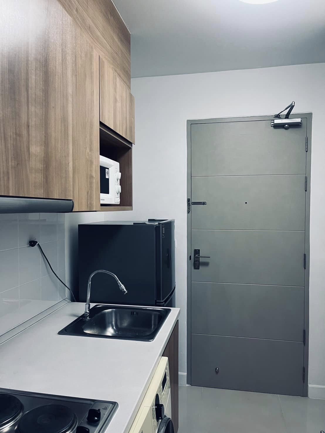 ปล่อยเช่า IDEO Mix Sukhumvit 103 (ไอดีโอ มิกซ์ สุขุมวิท 103) - โซนพื้นที่ BTS อุดมสุข 1ห้องนอน 1ห้องน้ำ - ขนาดห้อง 30 ตรม. ชั้น 10 - ให้เช่า 13,000 ต่อเดือน