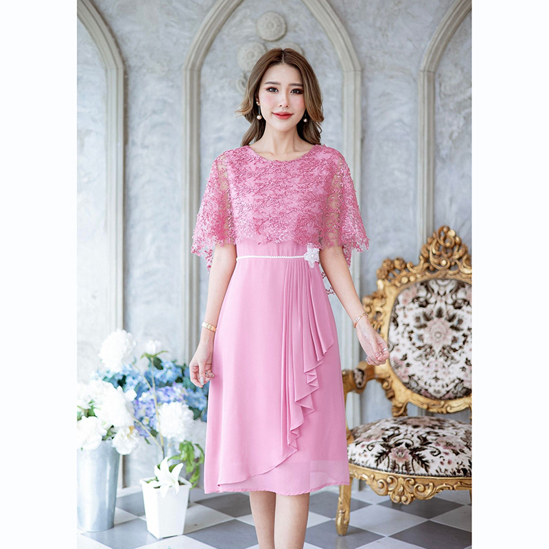 kudapy เดรสสสั้นสีเขียวมิ้น/สีชมพูกลีบบัว ไตล์คลุมไหล่สวยหรูหรามากๆ งานมีดีเทลสวยๆเพิ่มเติมตกแต่งหลายจุดค่ะ เริ่มจากผ้าลุกไม้เงาเนื้อสวยลายสามมิติ