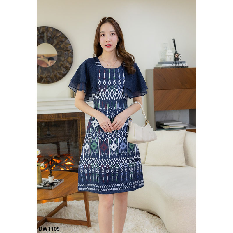 kudapy เดรสสั้นสีกรม/สีชมพู ลายไทยแต่งเเขนระบายสองชั้น