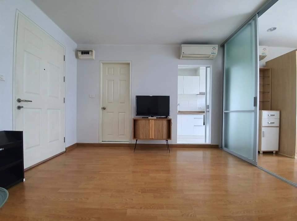 ให้เช่าคอนโด ยู ดีไลท์ @ ห้วยขวาง สเตชั่น (U Delight @ Huaykwang Station) - ห้องกั้นเป็นสัดส่วนมีเครื่องซักผ้า ที่นอน6ฟุต - การเดินทาง: ใกล้ MRT ห้วยขวาง