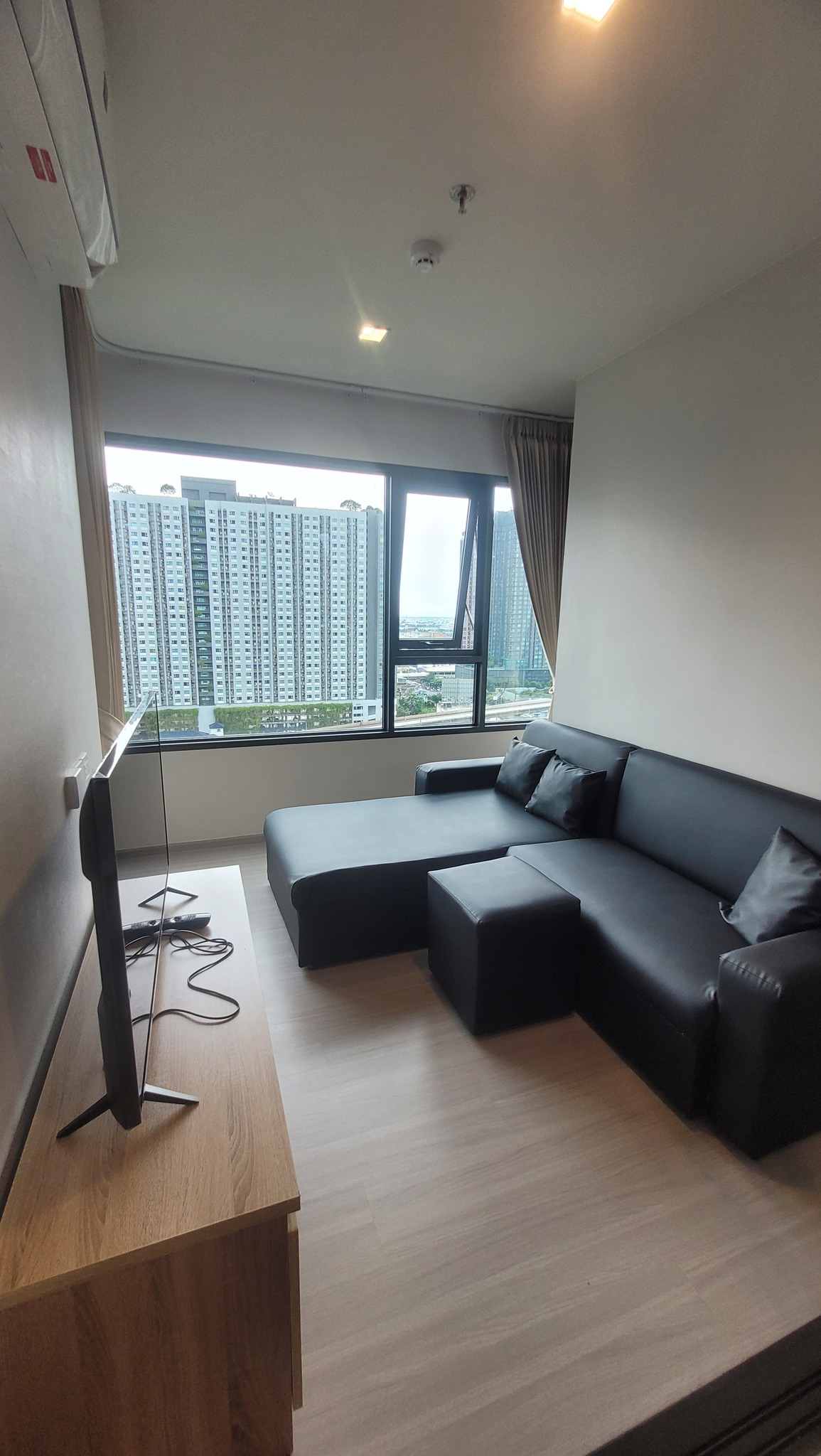 ปล่อยเช่าคอนโด Life Sathorn Sierra (ไลฟ์ สาทร เซียร์รา) - 1 Bed Plus ห้องสามารถปรับเป็น 2ห้องนอน หรือ 2ห้องนั่งเล่นได้ เฟอร์เครื่องใช้ไฟฟ้าครบครั้น - ใกล้ BTSตลาดพลู/เดอะมอลล์ท่าพระ