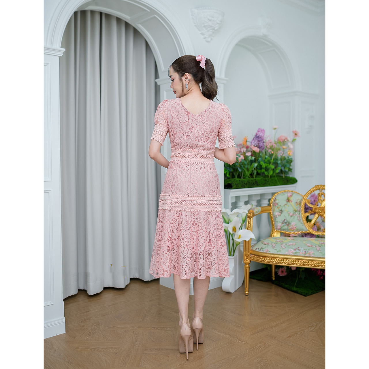 kudapy เดรสสั้นสีม่วงครีม/สีโอรส ลูกไม้ผ้าดีเนื้อนิ่ม ลายสวย ดีเทลแต่งลูกไม้คาดช่วงเอว และสะโพก ปลายแขนแต่งจั้มสวยหวาน