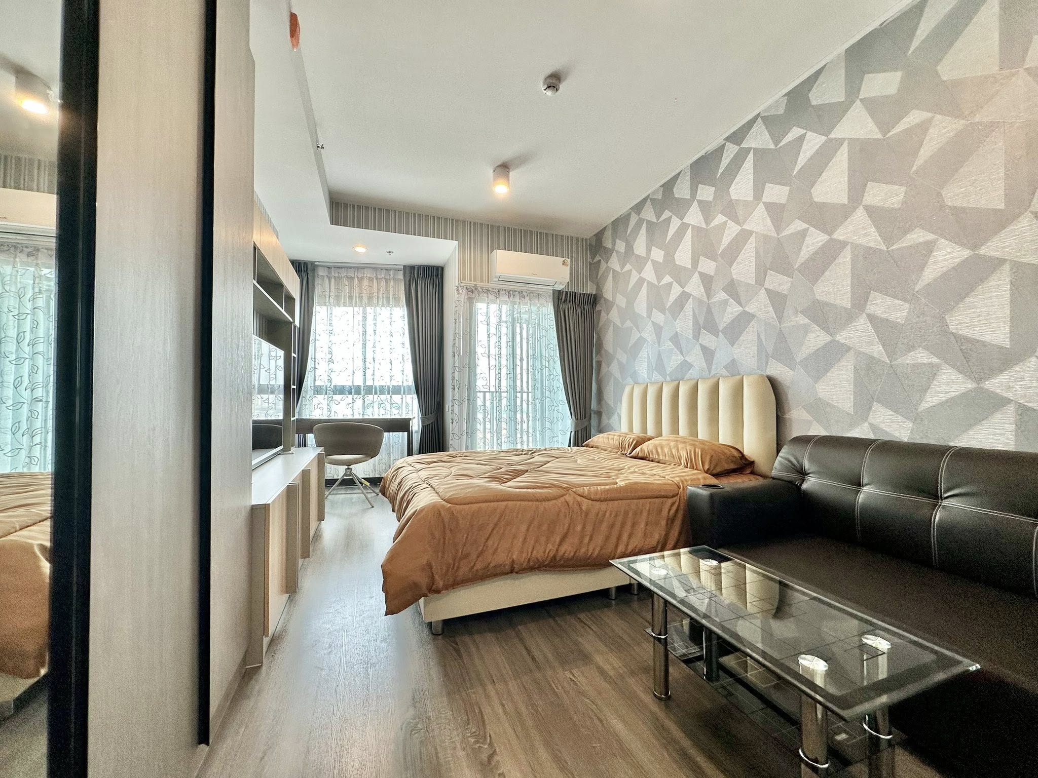 ให้เช่าคอนโด Ideo Ramkhamhaeng - Lam Sali Station (ไอดีโอ รามคำแหง - ลำสาลี สเตชั่น) โซนพื้นที่ BTS สีเหลืองลำสาลี ห้องแบบ Studio / 1ห้องน้ำ / โซนครัวปิด · ขนาดห้อง 25 ตรม. ชั้น 22