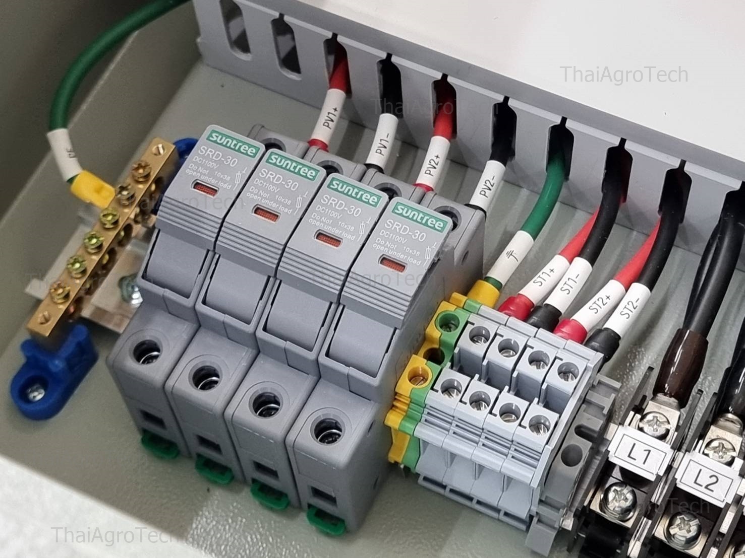 ตู้คอมบายเนอร์แบบไฮบริด 2สตริง 3เฟส Hybrid Off-Grid ขนาด 10kw-20Kw MCCB, RCBO, DC 2string ATS (Magnetic switch) แมกเนติก สวิตซ์ 100A (3Phase) ระบบโซล่าเซลล์ ไฮบริด AC-DC Hybrid combiner 2 string with ATS (Magnetic switch)
