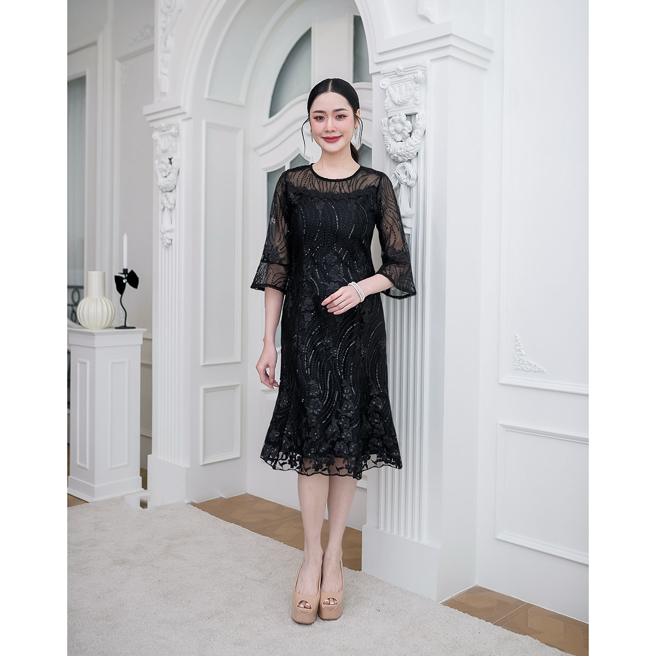 kudapy เดรสสั้นสีเขียว/สีชมพูกะปิ/สีดำ ลูกไม้ทั้งชุด งานปักดอกไม้ประดับเลื่อมโทนสีเดียวกับชุด ลายแถวไม้เลื้อยปักสลับงานสวยดูดี