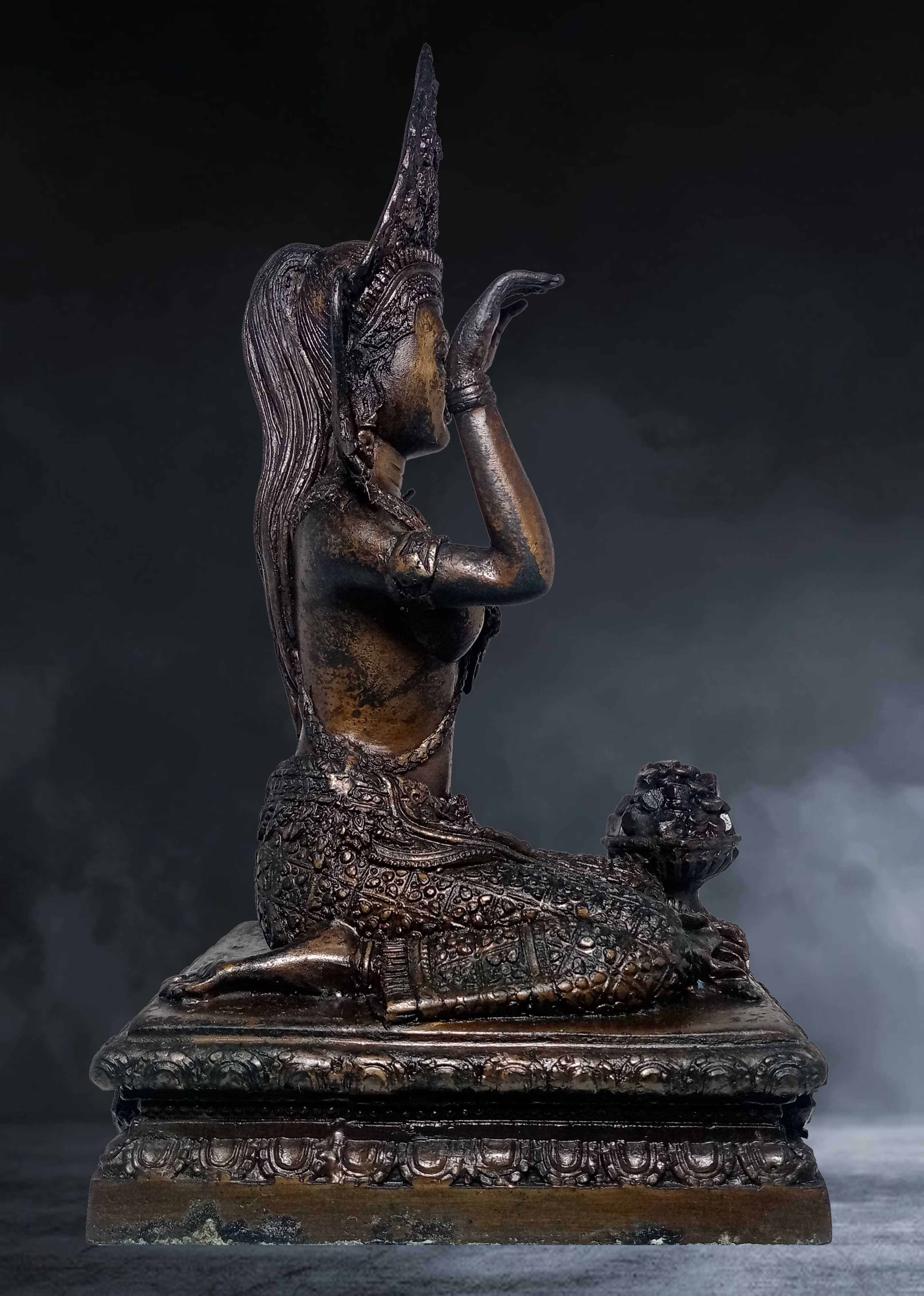 พระบูชา แม่นางกวักเทพนางจันทร์ หลวงปู่หงษ์ สุสานทุ่งมน จ.สุรินทร์ ขนาด ๕ นิ้ว หมายเลข ๙๓๒ ปี ๒๕๕๖