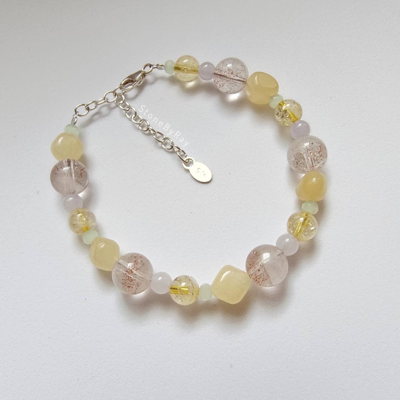 สร้อยข้อมือเงินหินแคลไซต์กับเฮมาไทต์ควอตซ์ (Calcite+Hematite Quartz)