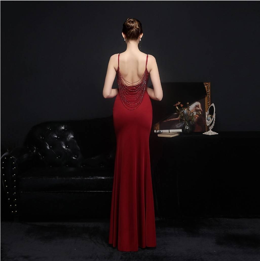 kudapy ชุดราตรียาวสายเดี่ยวเปิดหลัง สีแดง,ขาว,ดำ,ครีมทอง เดรสผ่าข้างจีบเอว ทรงเข้ารูป งานสวยจริงค่ะผ่าข้างตามแบบ