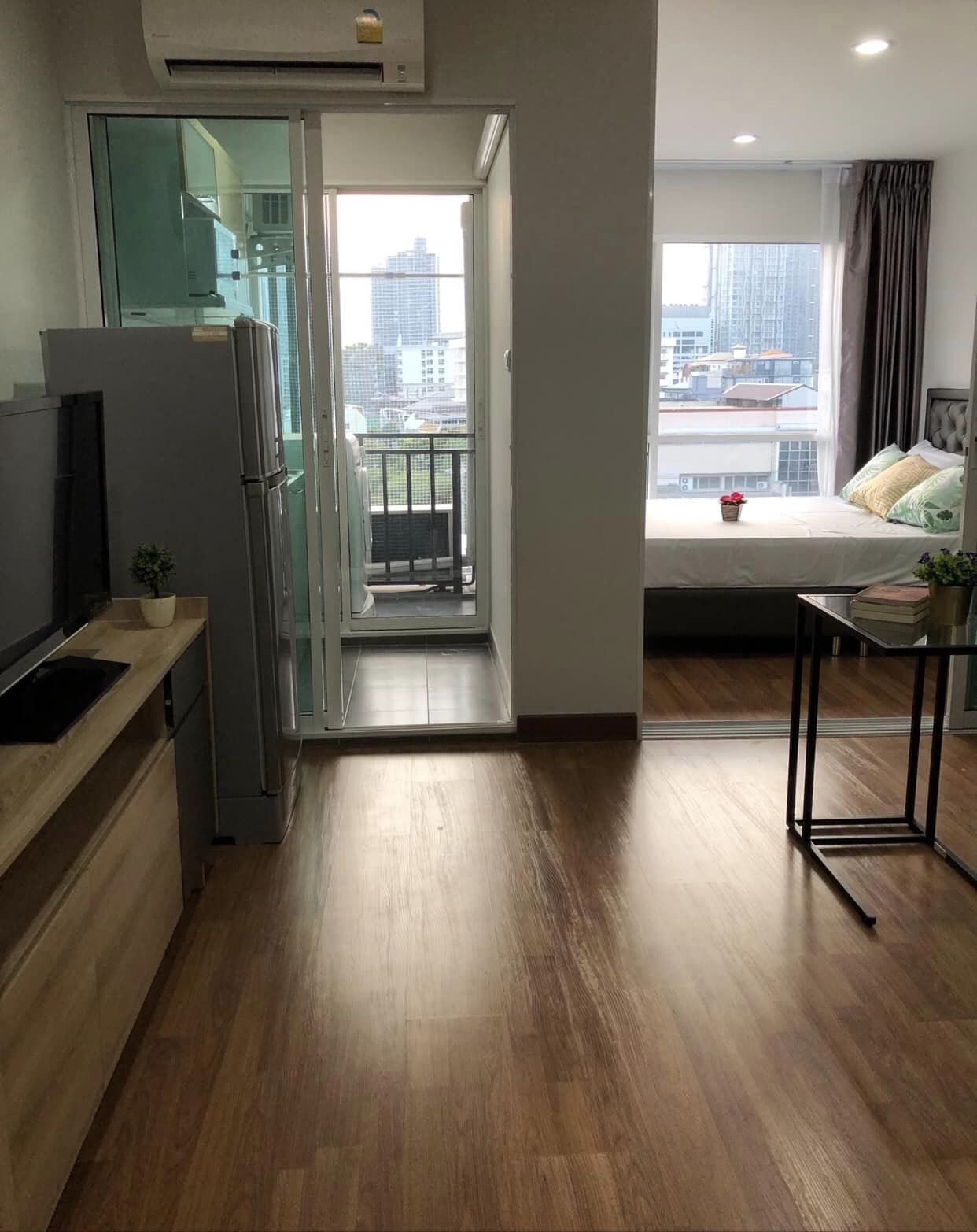 ให้เช่าคอนโด Regent Home Sukhumvit 81 (รีเจ้นท์ โฮม สุขุมวิท 81) - ตกแต่งเฟอร์ครบมีเครื่องซักผ้าวิวโล่งราคาสุดคุ้ม - การเดินทาง: ใกล้รถไฟฟ้า BTS อ่อนนุช