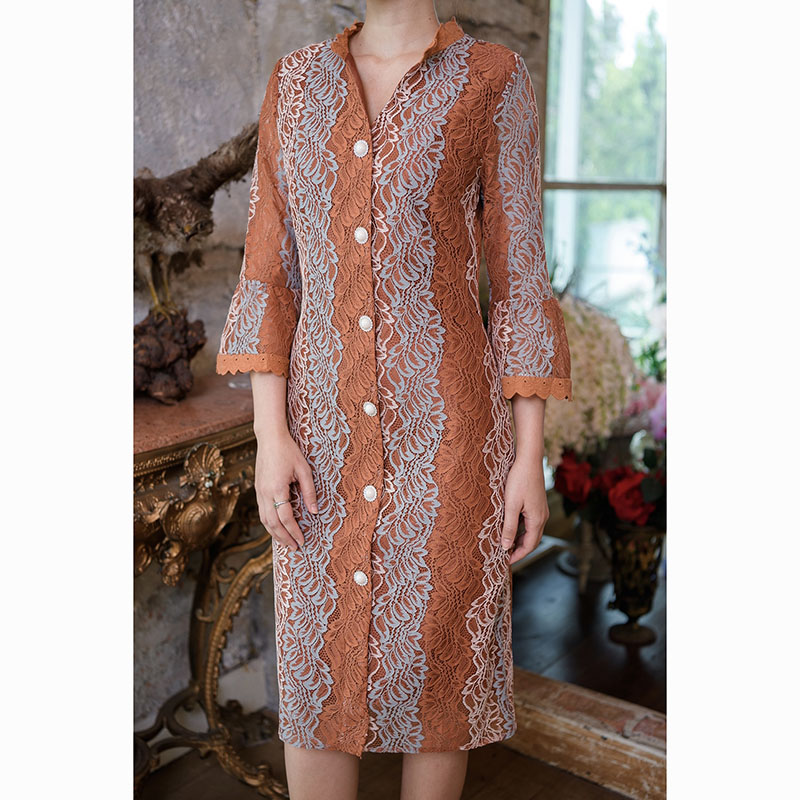 kudapy เดรสสั้นสีน้ำตาล/สีเขียว ทรงสวยใส่ลำลอง ทำงาน สวยเรียบหรูค่ะ ผ้าลุกไม้ลายสวย กระดุมหน้าตกแต่งมุก(กระดุมหลอกตกแต่งสวยงาม