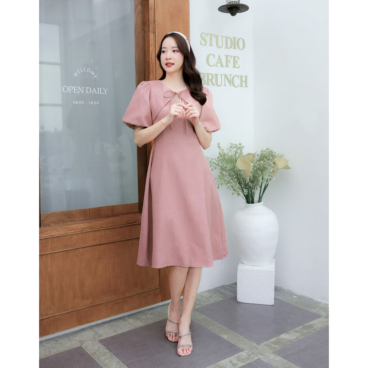 kudapy เดรสสั้นสีเหลือง/สีชมพู/สีกรม แขนตุ๊กตาผูกโบว์กระโปรงบาน ใส่สบายสวยดูดี