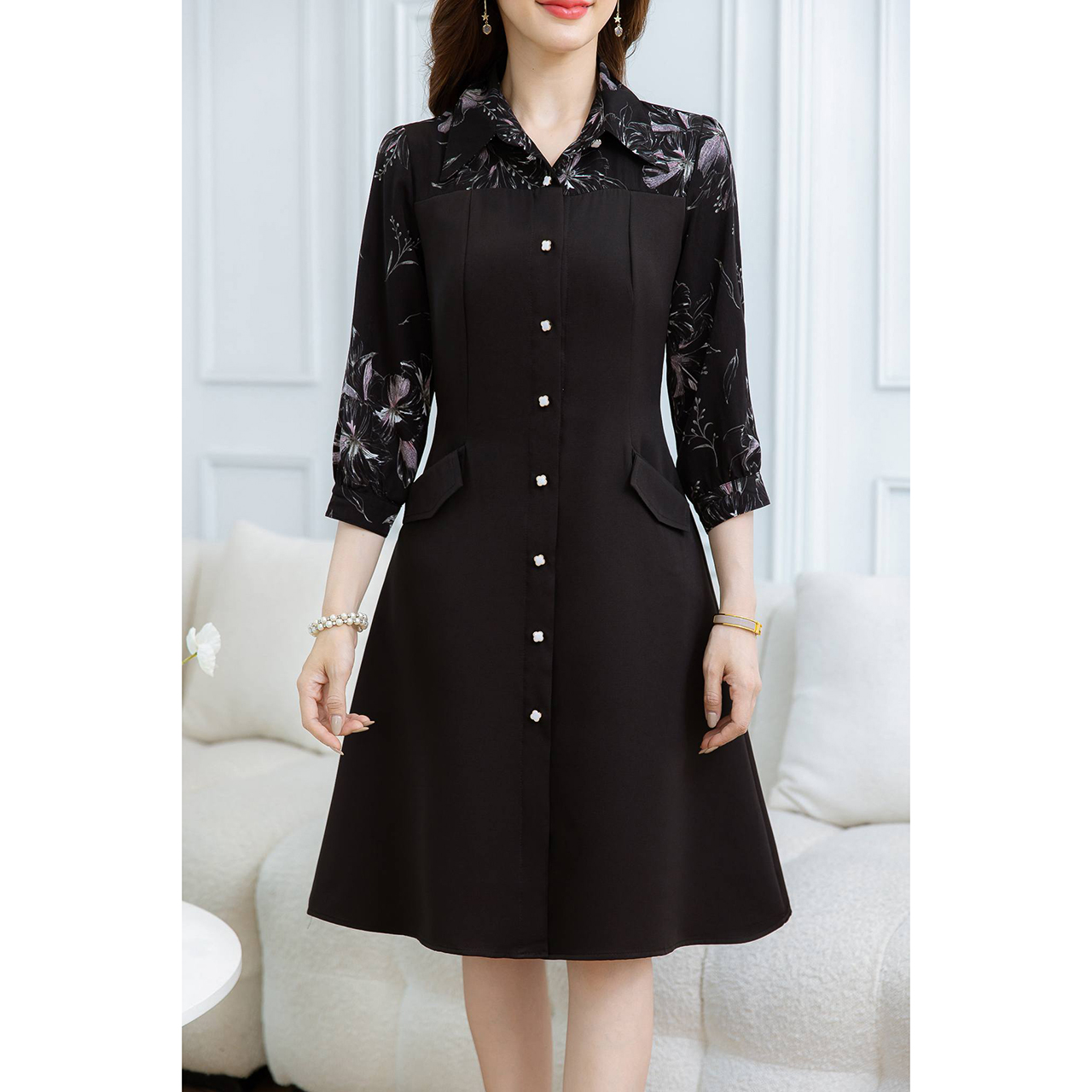 kudapy เดรสสั้นสีดำ/สีชมพู คอปกกระดุมหน้า สวยเรียบแต่ดูดี เป็นเดรสคอปกตัดต่อผ้าลายดอก โทนสีเดียวกัน