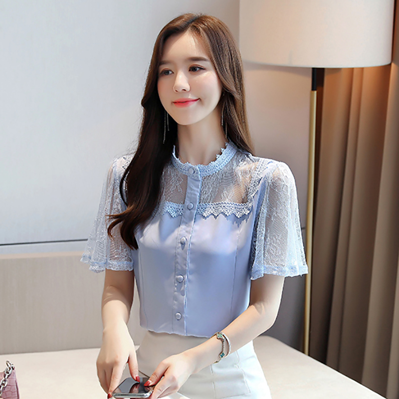 kudapy เสื้อแฟชั่นแขนสั้นสีฟ้า ผ้าโพลีเอสเตอร์ผสม ช่วงไหล่ และแขนเสื้อเป็นผ้าลูกไม้สีฟ้า