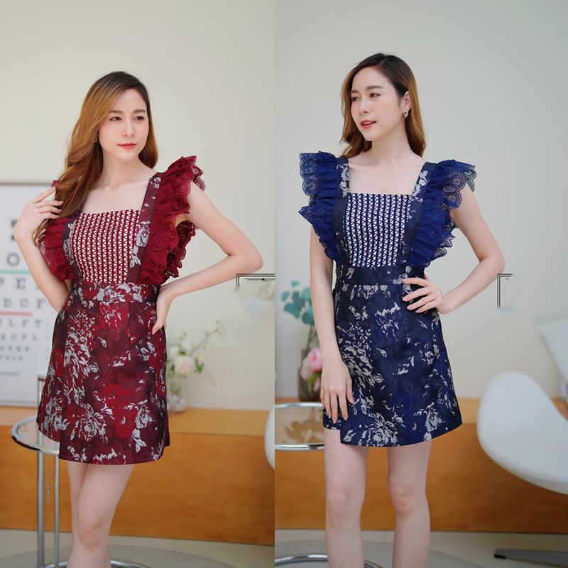 kudapy จั้มสูทขาสั้นสีแดง/สีกรม ป้ายหน้าผ้าทอระบายแขนลูกไม้