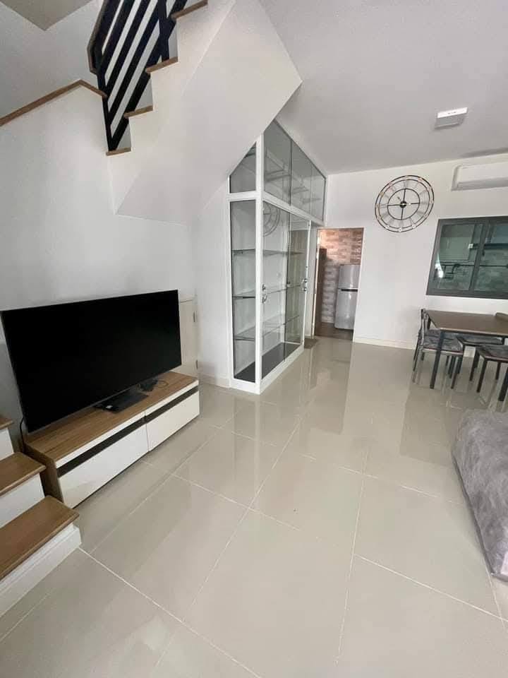 ให้เช่าทาวน์โฮม Pleno Sukhumvit-Bangna 2 (พลีโน่ สุขุมวิท-บางนา 2) โซนพื้นที่ ห้างเมกาบางนา (อีเกีย) 3 ห้องนอน 2 ห้องน้ำ 1 ห้องครัว จอดรถได้ 2 คัน