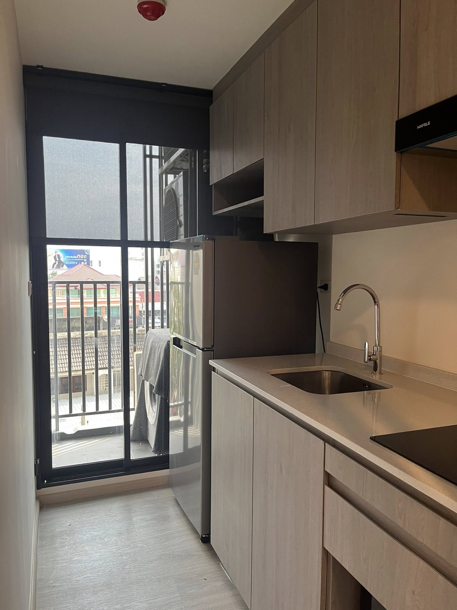 ให้เช่าห้องแบบ 1ห้องนอน 1ห้องน้ำ 1ครัวปิด โซนพื้นที่ BTS สายหยุด คอนโด SO Origin Phahol 69 Station (โซ ออริจิ้น พหลฯ 69 สเตชั่น) Mid Rise ขนาดห้อง 30.6 ตรม. ชั้น 5