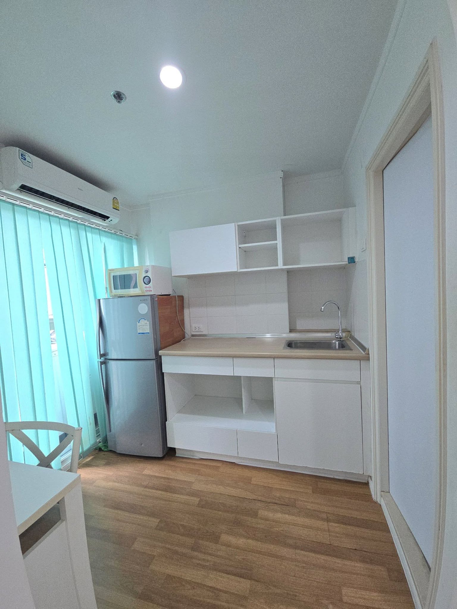 ให้เช่าห้องแบบ 1ห้องนอน 1ห้องน้ำ โซนพื้นที่ MRT พระราม 9 คอนโด Lumpini Park Rama 9 - Ratchada (ลุมพินี พาร์ค พระราม 9 – รัชดา) High Rise ขนาดห้อง 26.5 ตรม. ชั้น 16 ตึก A