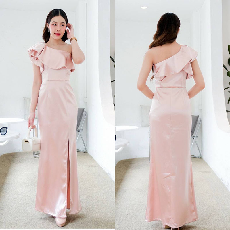 kudapy เดรสยาวสีกรม ครปเปอร์ เขียวเข้ม มิ้นท์ ส้มอิฐ แดง ทอง ชมพู เทา เปิดไหล่ข้าง แต่จีบแขนตุ๊กตาสวยดูดี