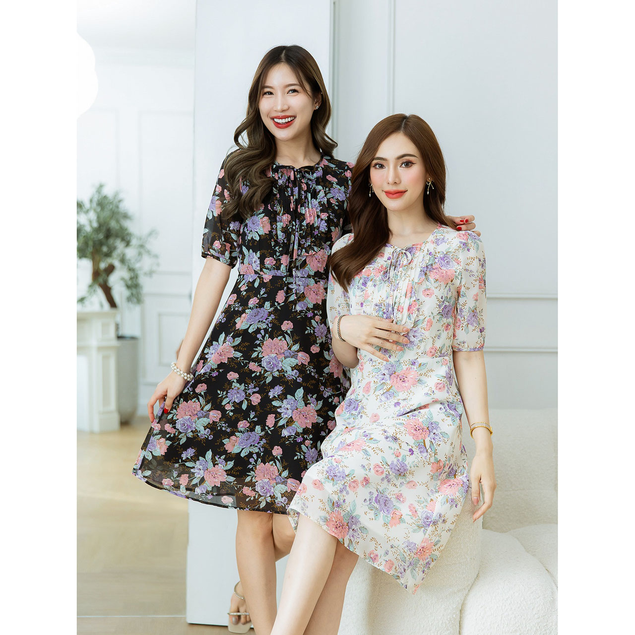 kudapy เดรสชีฟองลายดอก ลายสวยหวาน มีดีเทลช่วงอกตีเกล็ดผูกโบว์และแต่งระบาย